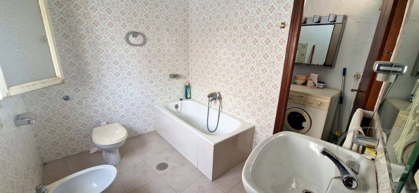 4 soveværelse Villa til salg i Competa - € 98.950 (Ref: 9932320)