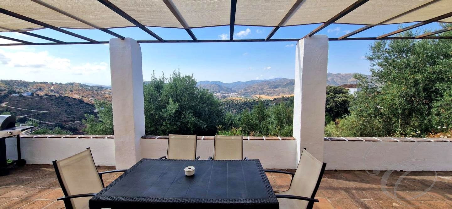 3 camera da letto Villa in vendita in Riogordo con piscina garage - 270.000 € (Rif: 9946655)