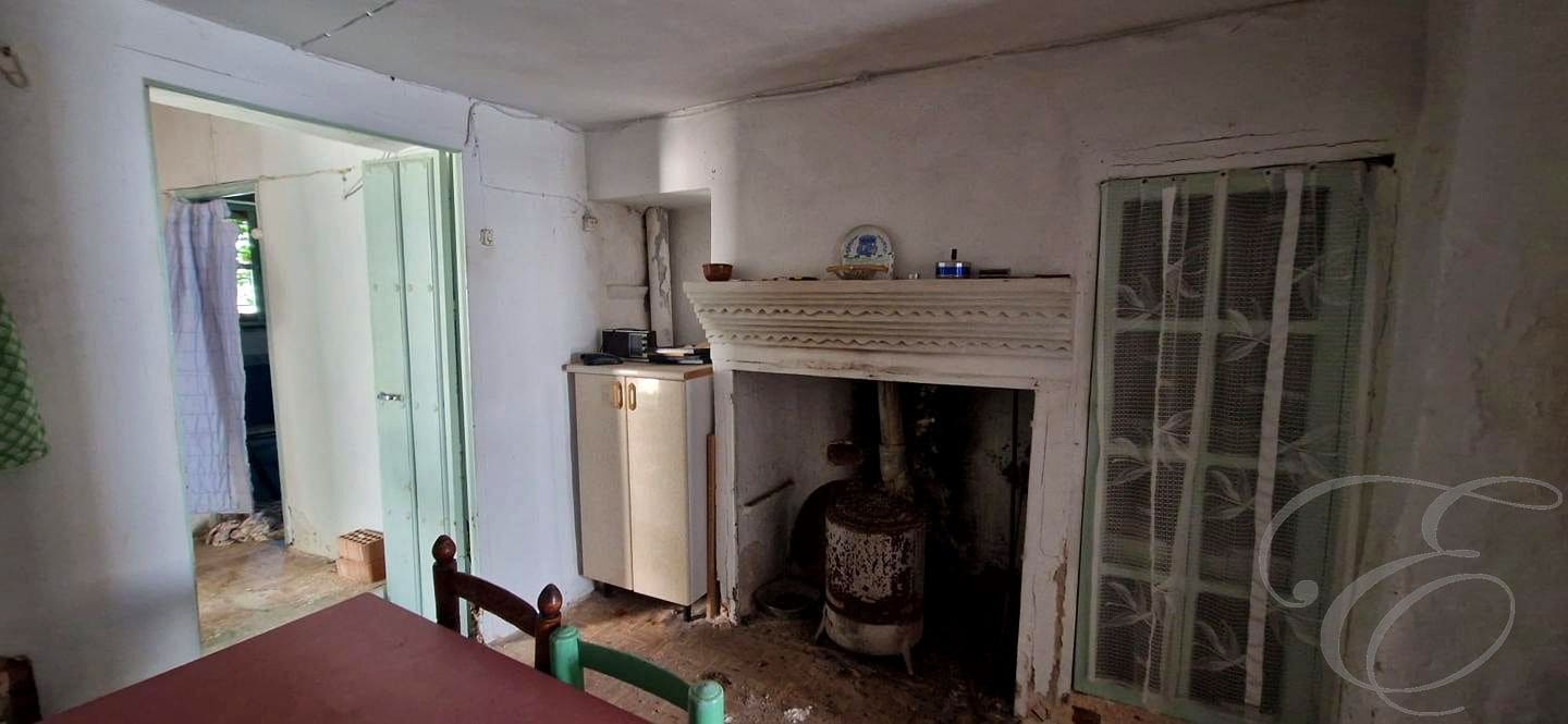3 soverom Villa til salgs i Alfarnatejo med garasje - € 74 950 (Ref: 9948606)