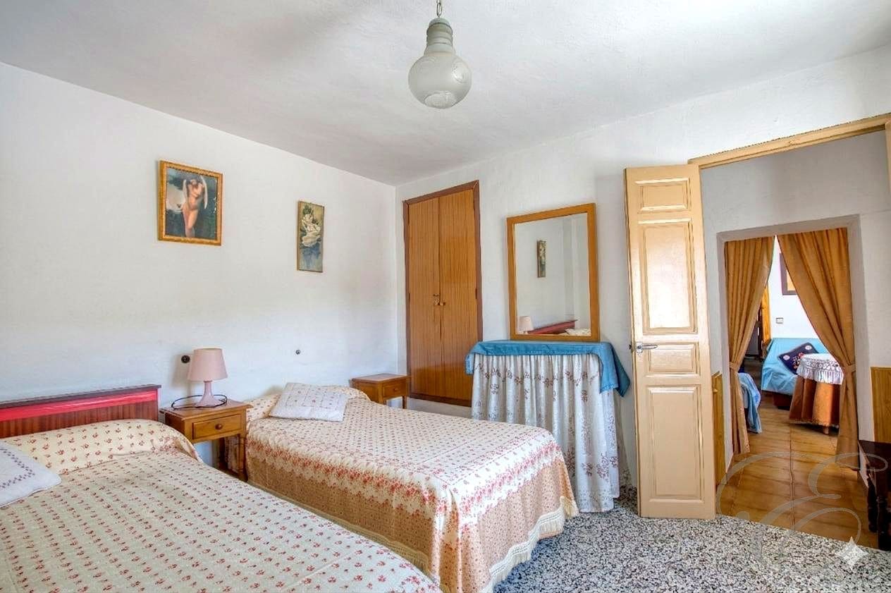 3 bedroom Villa for sale in Vinuela - € 195,000 (Ref: 9956568)