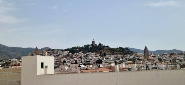 4 slaapkamer Flat te koop in Vélez-Málaga met garage - € 398.000 (Ref: 9972209)