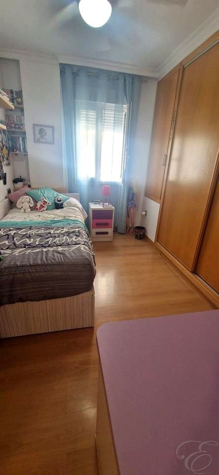 4 slaapkamer Flat te koop in Velez-Malaga met garage - € 398.000 (Ref: 9972209)