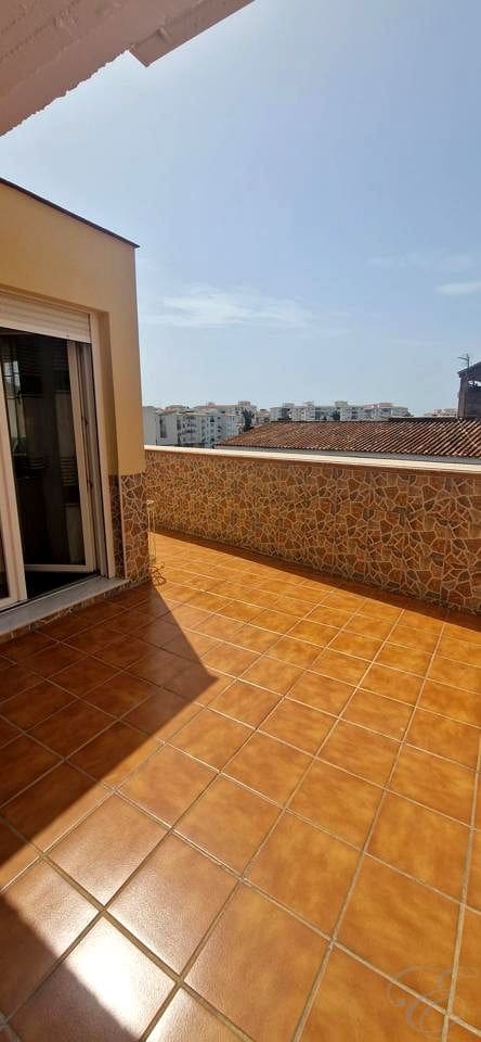 4 slaapkamer Flat te koop in Velez-Malaga met garage - € 398.000 (Ref: 9972209)