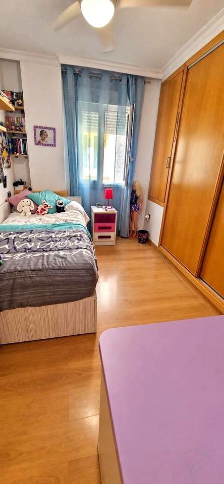 Piso de 4 habitaciones en Vélez-Málaga en venta con garaje - 398.000 € (Ref: 9972209)