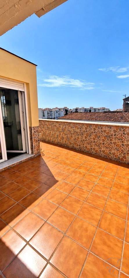Piso de 4 habitaciones en Vélez-Málaga en venta con garaje - 398.000 € (Ref: 9972209)