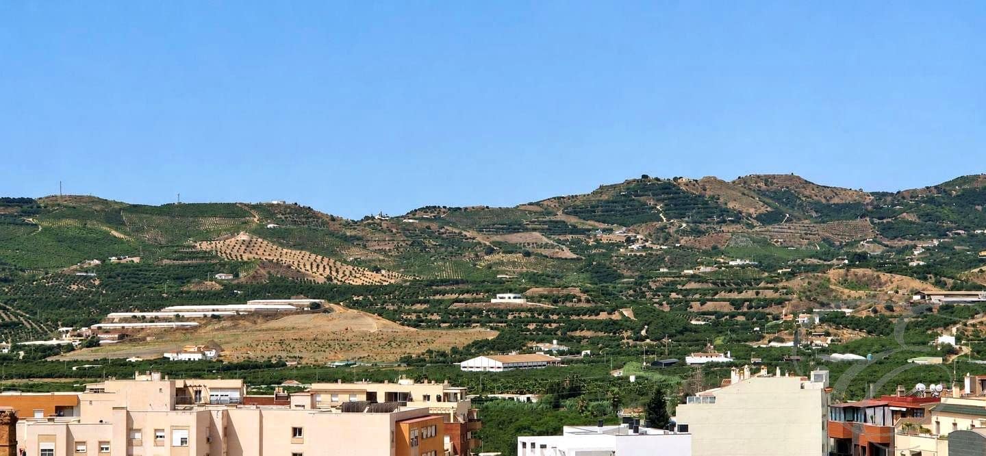 Piso de 4 habitaciones en Vélez-Málaga en venta con garaje - 398.000 € (Ref: 9972209)