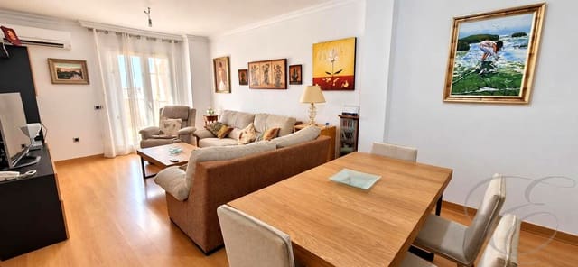 Piso de 4 habitaciones en Vélez-Málaga en venta con garaje - 398.000 € (Ref: 9972209)