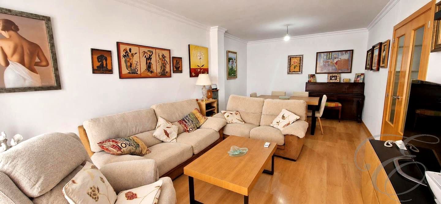 Piso de 4 habitaciones en Vélez-Málaga en venta con garaje - 398.000 € (Ref: 9972209)
