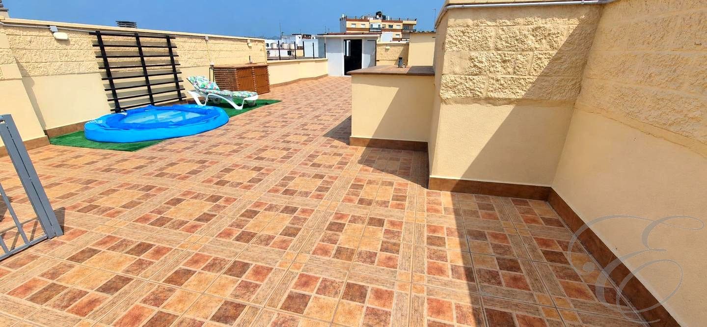 Piso de 4 habitaciones en Vélez-Málaga en venta con garaje - 398.000 € (Ref: 9972209)