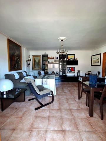 4 slaapkamer Villa te koop in Loja met zwembad garage - € 269.900 (Ref: 9992013)