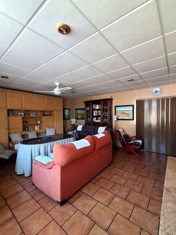 4 slaapkamer Villa te koop in Loja met zwembad garage - € 269.900 (Ref: 9992013)
