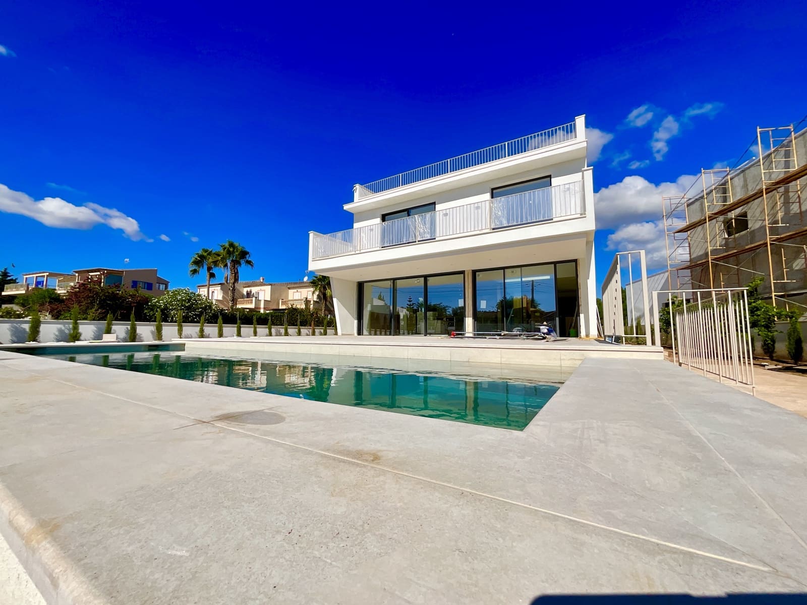 3 slaapkamer Rijtjeshuis te koop in Portocolom met zwembad garage - € 1.750.000 (Ref: 10165403)