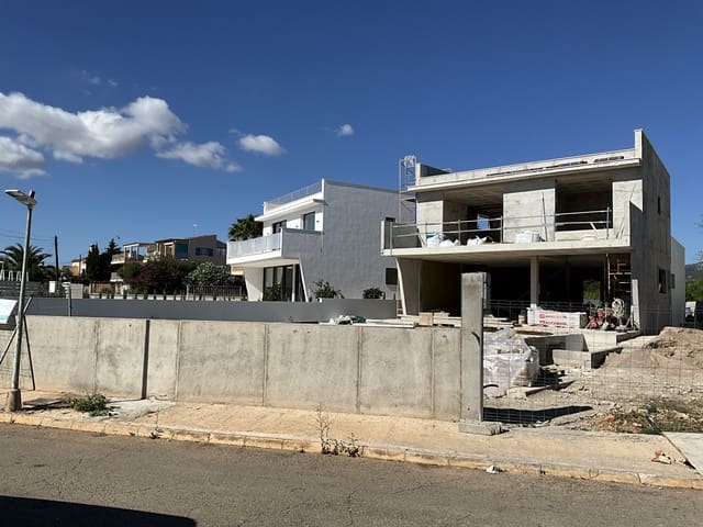 3 slaapkamer Rijtjeshuis te koop in Portocolom, Felanitx met zwembad garage - € 1.750.000 (Ref: 10165403)