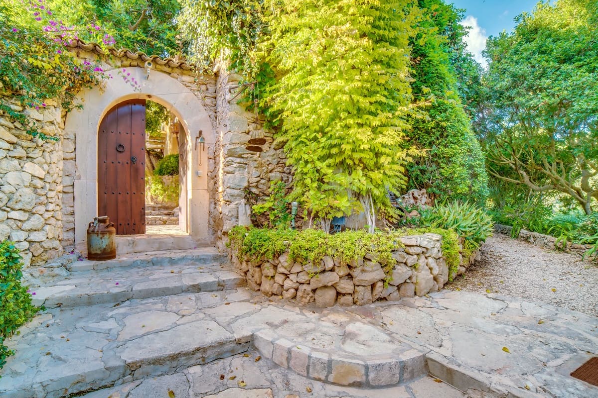 8 soverom Finca/Herregård til salgs i L'Horta / S'Horta med svømmebasseng garasje - € 3 300 000 (Ref: 9309131)