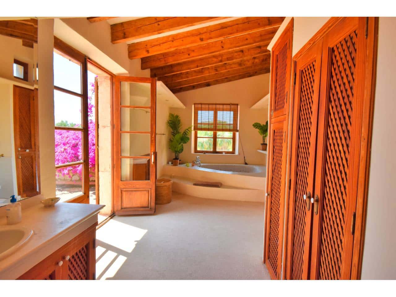 7 soveværelse Finca/Landehus til salg i Cala Mesquida med swimmingpool garage - € 5.350.000 (Ref: 7702704)