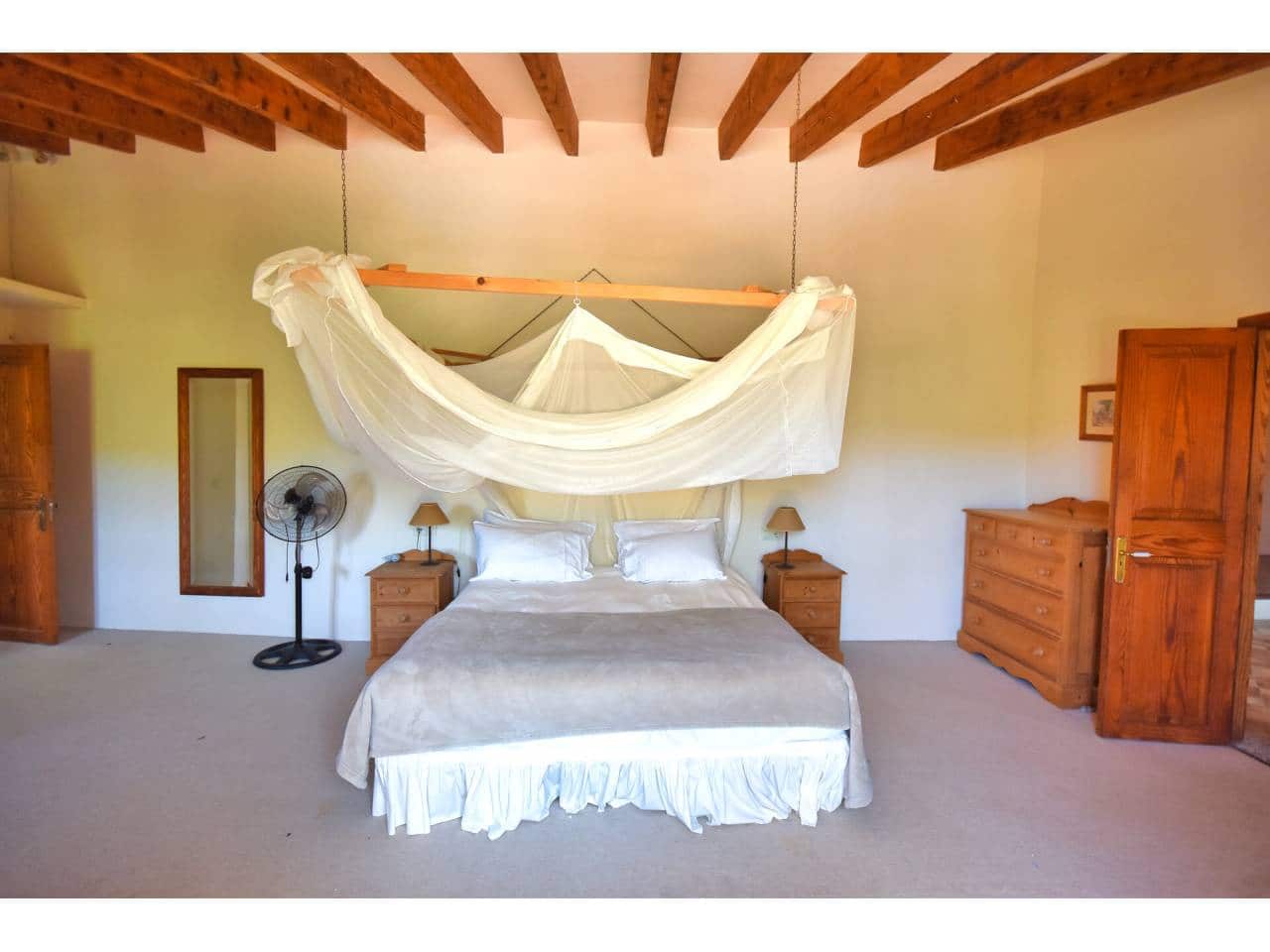 7 soveværelse Finca/Landehus til salg i Cala Mesquida med swimmingpool garage - € 5.350.000 (Ref: 7702704)