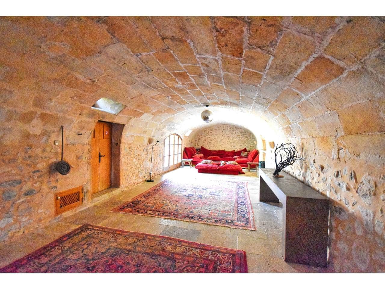 7 soveværelse Finca/Landehus til salg i Cala Mesquida med swimmingpool garage - € 5.350.000 (Ref: 7702704)