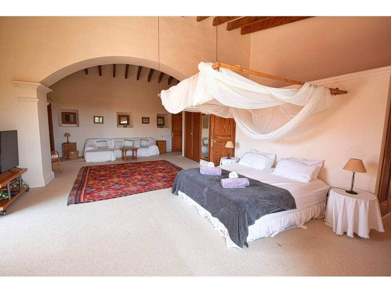 7 soveværelse Finca/Landehus til salg i Cala Mesquida med swimmingpool garage - € 5.350.000 (Ref: 7702704)