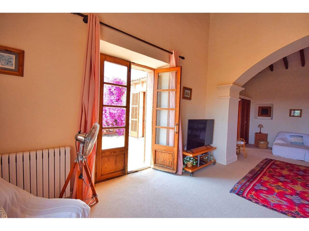 7 soveværelse Finca/Landehus til salg i Cala Mesquida med swimmingpool garage - € 5.350.000 (Ref: 7702704)