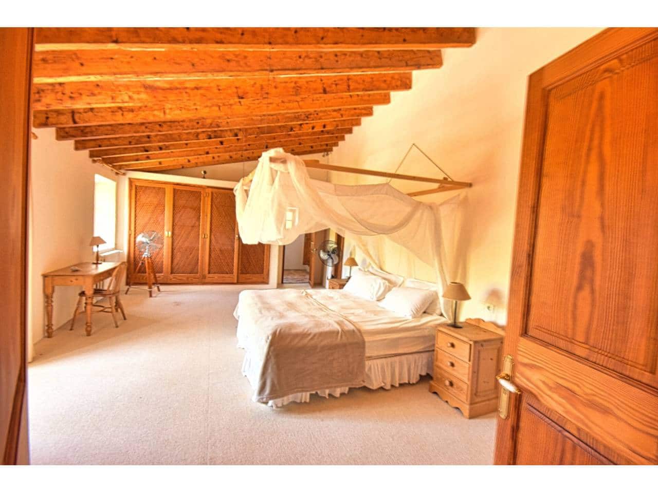 7 soveværelse Finca/Landehus til salg i Cala Mesquida med swimmingpool garage - € 5.350.000 (Ref: 7702704)