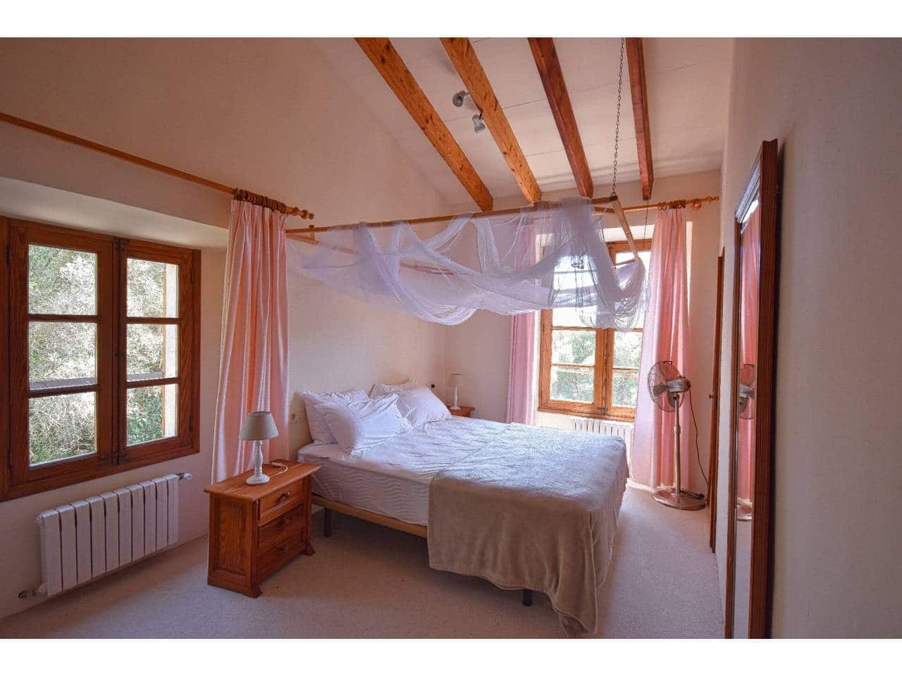 7 soveværelse Finca/Landehus til salg i Cala Mesquida med swimmingpool garage - € 5.350.000 (Ref: 7702704)