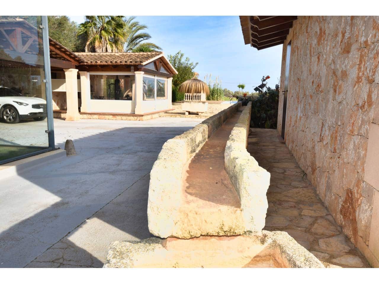 4 soveværelse Finca/Landehus til salg i Ca'n Picafort med swimmingpool garage - € 1.999.000 (Ref: 7965608)