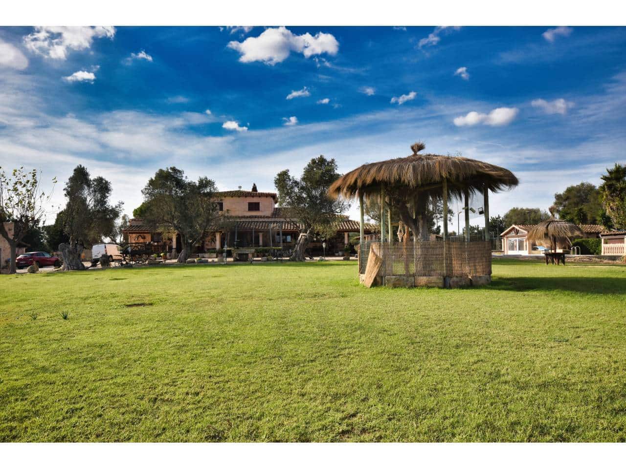 4 soveværelse Finca/Landehus til salg i Ca'n Picafort med swimmingpool garage - € 1.999.000 (Ref: 7965608)