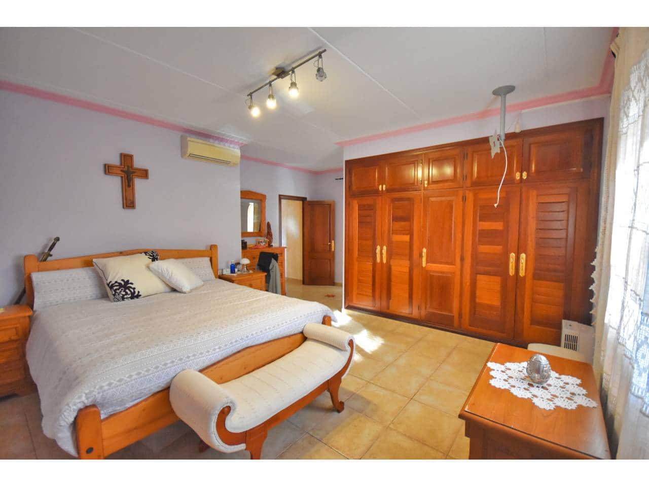 4 soveværelse Finca/Landehus til salg i Ca'n Picafort med swimmingpool garage - € 1.999.000 (Ref: 7965608)