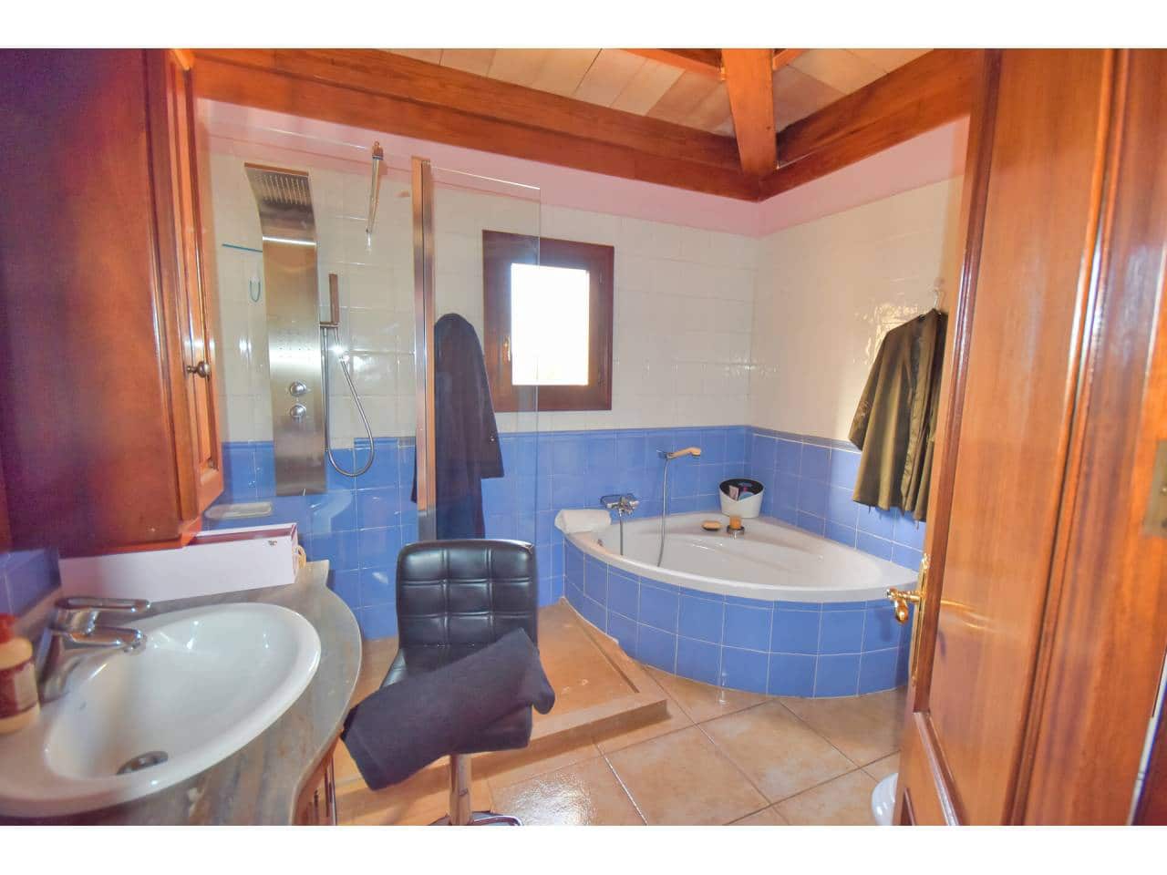 4 soveværelse Finca/Landehus til salg i Ca'n Picafort med swimmingpool garage - € 1.999.000 (Ref: 7965608)