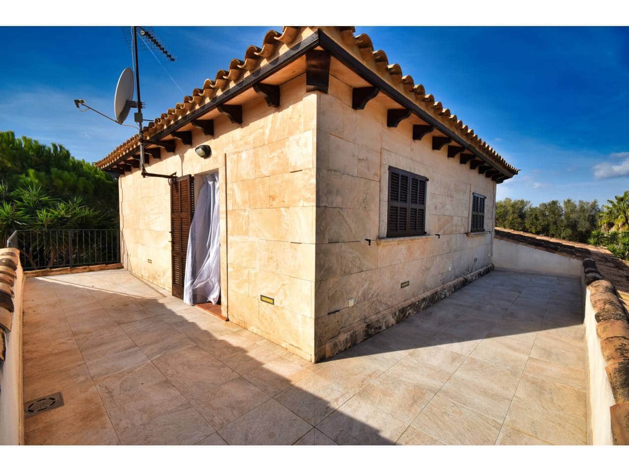 4 soveværelse Finca/Landehus til salg i Ca'n Picafort med swimmingpool garage - € 1.999.000 (Ref: 7965608)