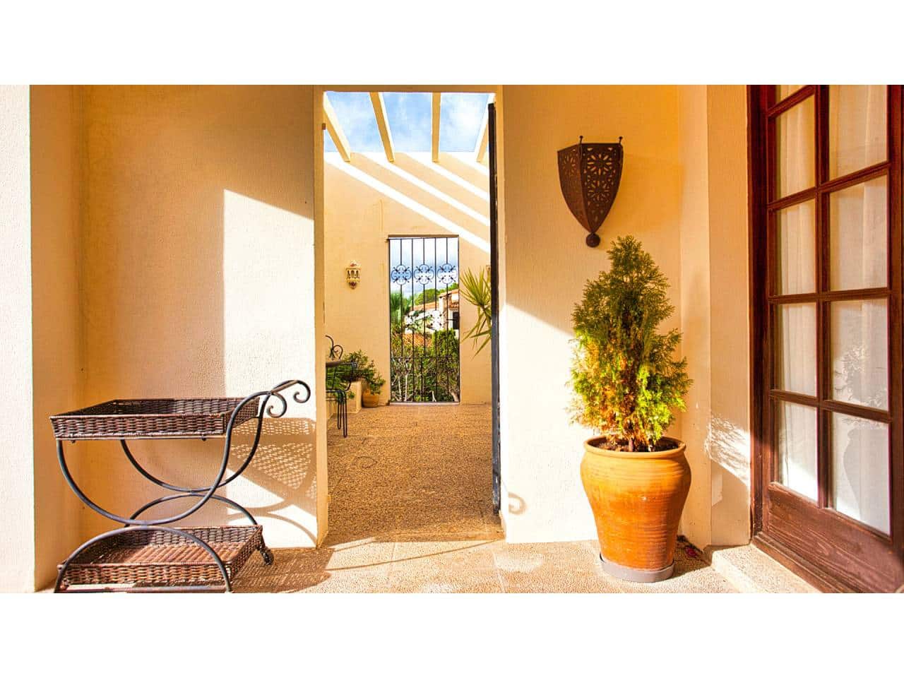 5 soveværelse Villa til salg i Costa de los Pinos med swimmingpool garage - € 1.995.000 (Ref: 8152227)