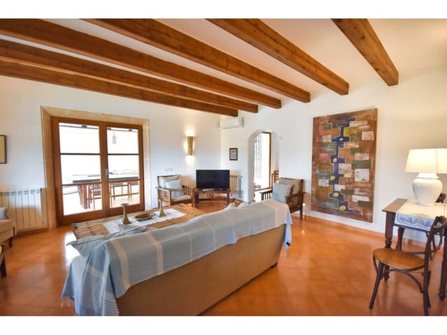 5 soveværelse Finca/Landehus til salg i Artà med swimmingpool - € 1.599.900 (Ref: 8940732)