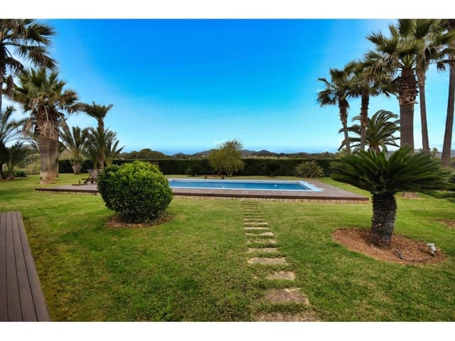 5 soveværelse Finca/Landehus til salg i Artà med swimmingpool - € 1.599.900 (Ref: 8940732)