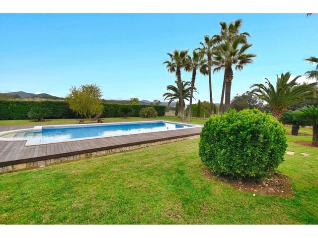 5 soveværelse Finca/Landehus til salg i Artà med swimmingpool - € 1.599.900 (Ref: 8940732)