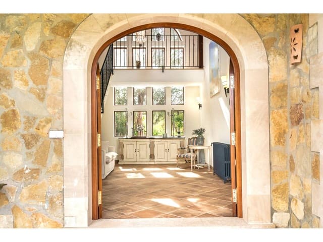 3 slaapkamer Villa te koop in Muro - € 1.580.000 (Ref: 9000570)