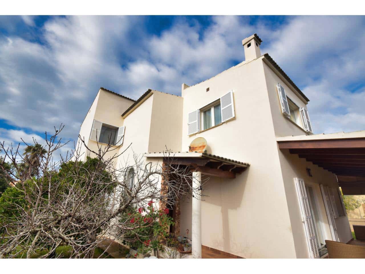 4 bedroom Villa for sale in Sa Coma with pool - € 757,000 (Ref: 9503615)