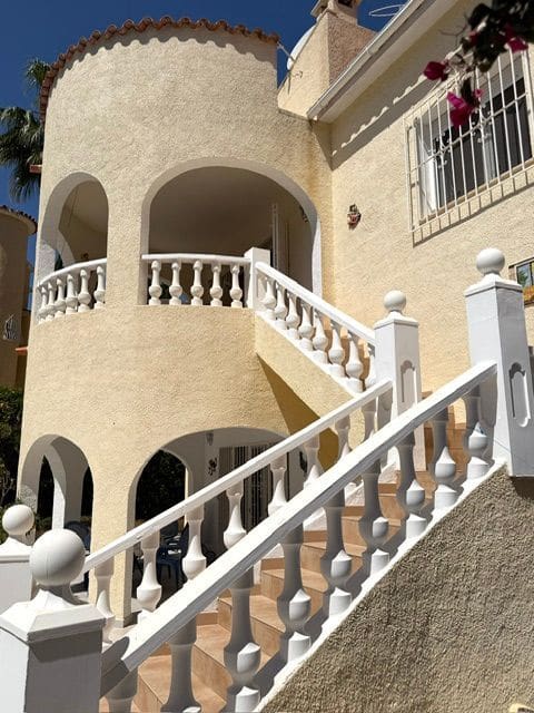 Chalet de 3 habitaciones en Altea en venta con garaje - 462.000 € (Ref: 10088809)