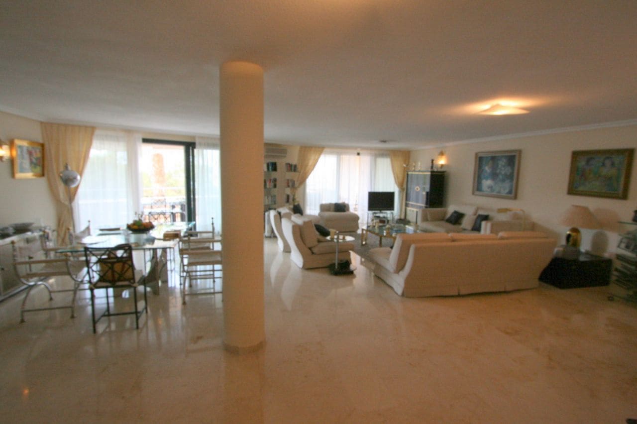 2 bedroom Apartment for sale in Altea - € 590,000 (Ref: 3092791)