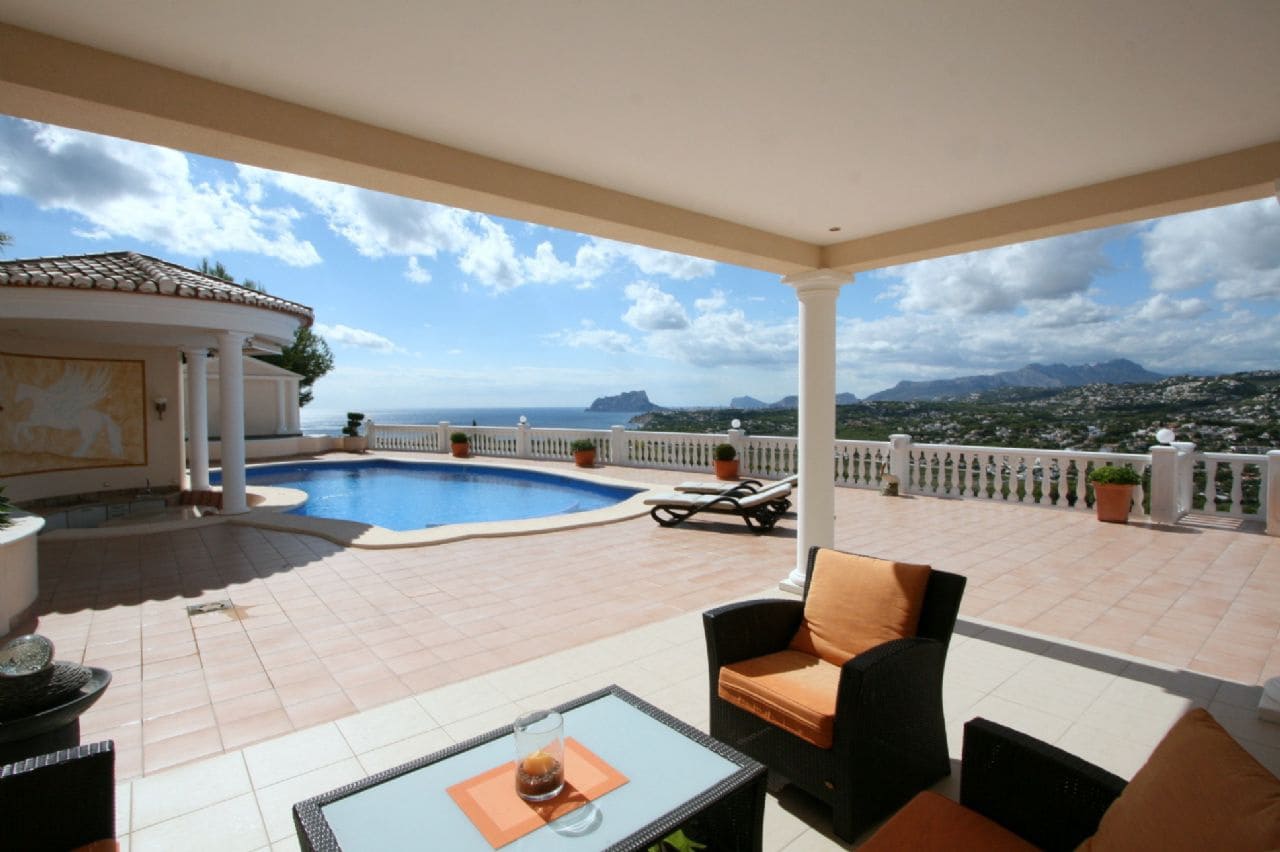 3 bedroom Villa for sale in Moraira with pool garage - € 1,590,000 (Ref: 4205507)