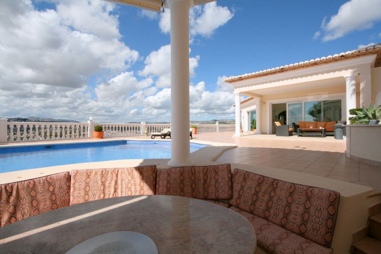 3 bedroom Villa for sale in Moraira with pool garage - € 1,590,000 (Ref: 4205507)