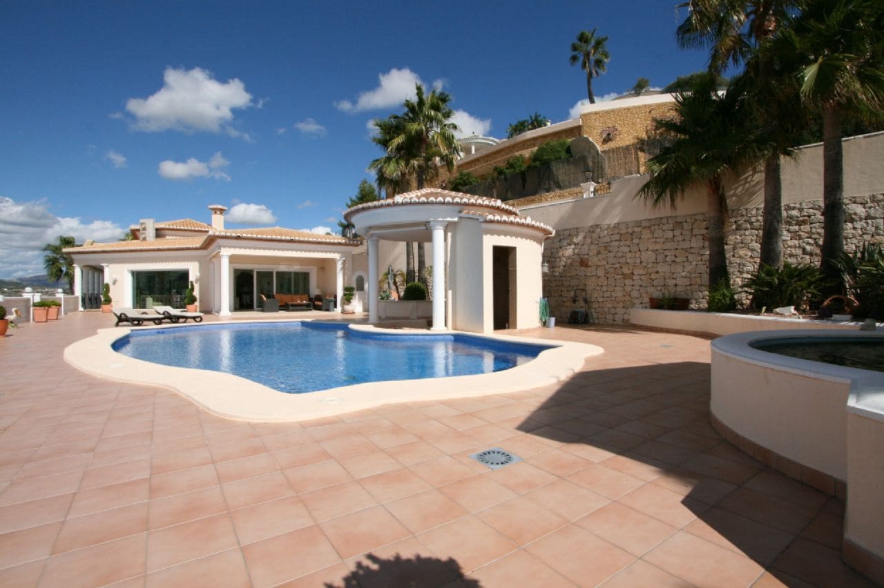 3 bedroom Villa for sale in Moraira with pool garage - € 1,590,000 (Ref: 4205507)