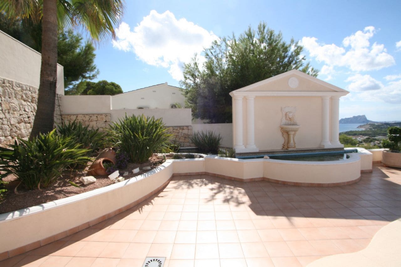 3 bedroom Villa for sale in Moraira with pool garage - € 1,590,000 (Ref: 4205507)