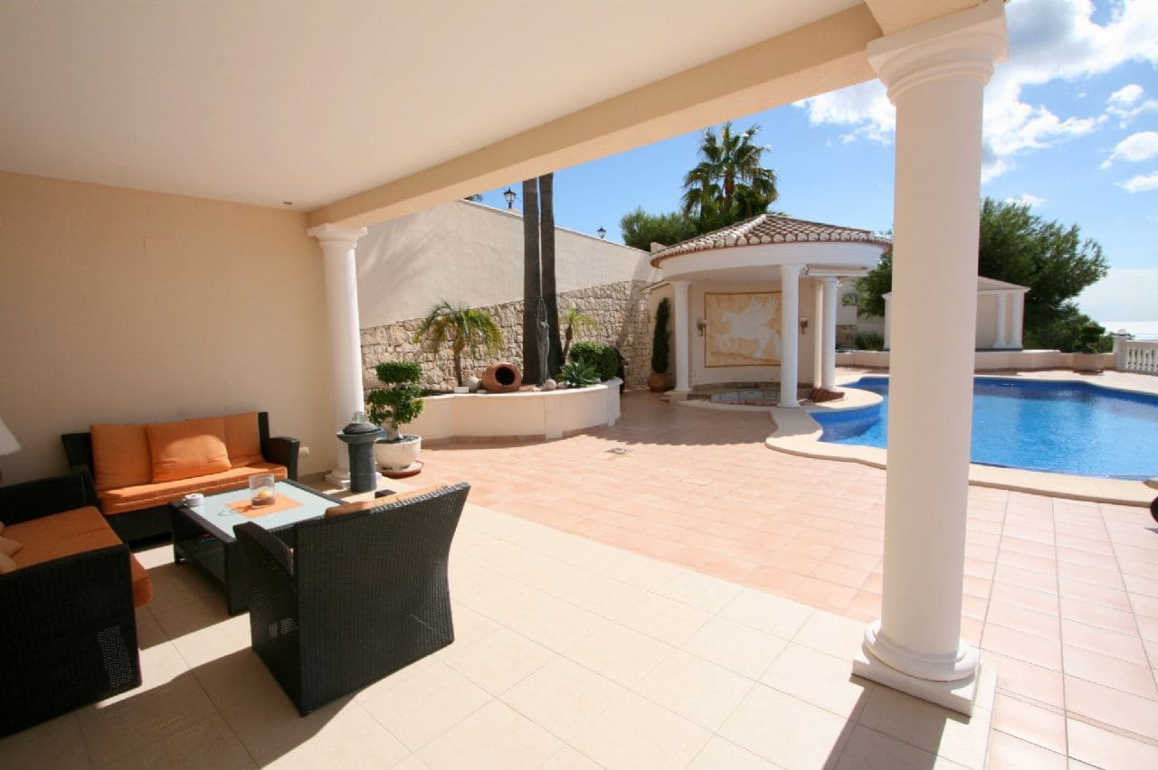 3 bedroom Villa for sale in Moraira with pool garage - € 1,590,000 (Ref: 4205507)