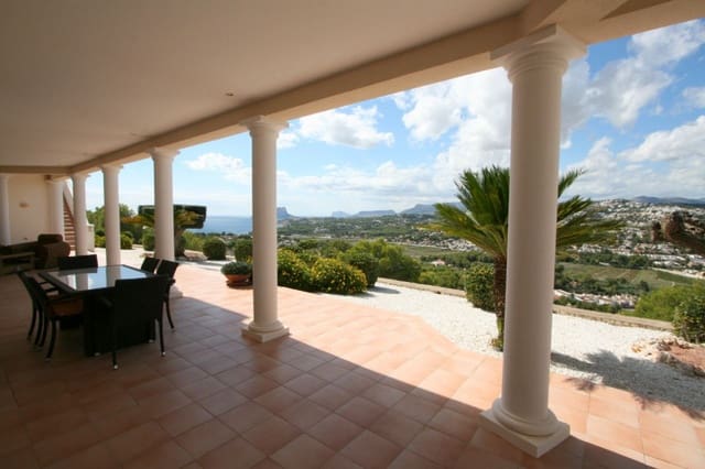3 bedroom Villa for sale in Moraira, Teulada-Moraira with pool garage - € 1,590,000 (Ref: 4205507)