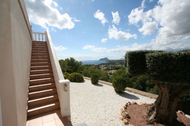 3 bedroom Villa for sale in Moraira, Teulada-Moraira with pool garage - € 1,590,000 (Ref: 4205507)