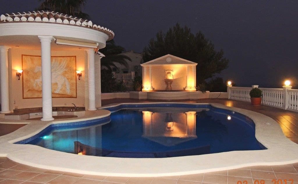 3 bedroom Villa for sale in Moraira with pool garage - € 1,590,000 (Ref: 4205507)