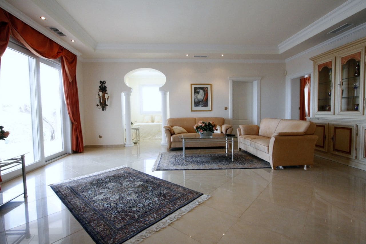 3 bedroom Villa for sale in Moraira with pool garage - € 1,590,000 (Ref: 4205507)