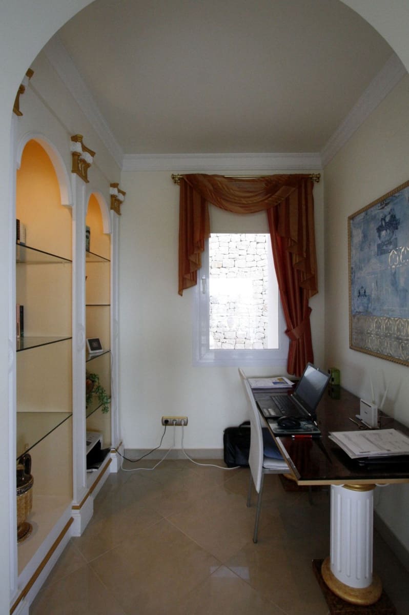 3 bedroom Villa for sale in Moraira with pool garage - € 1,590,000 (Ref: 4205507)