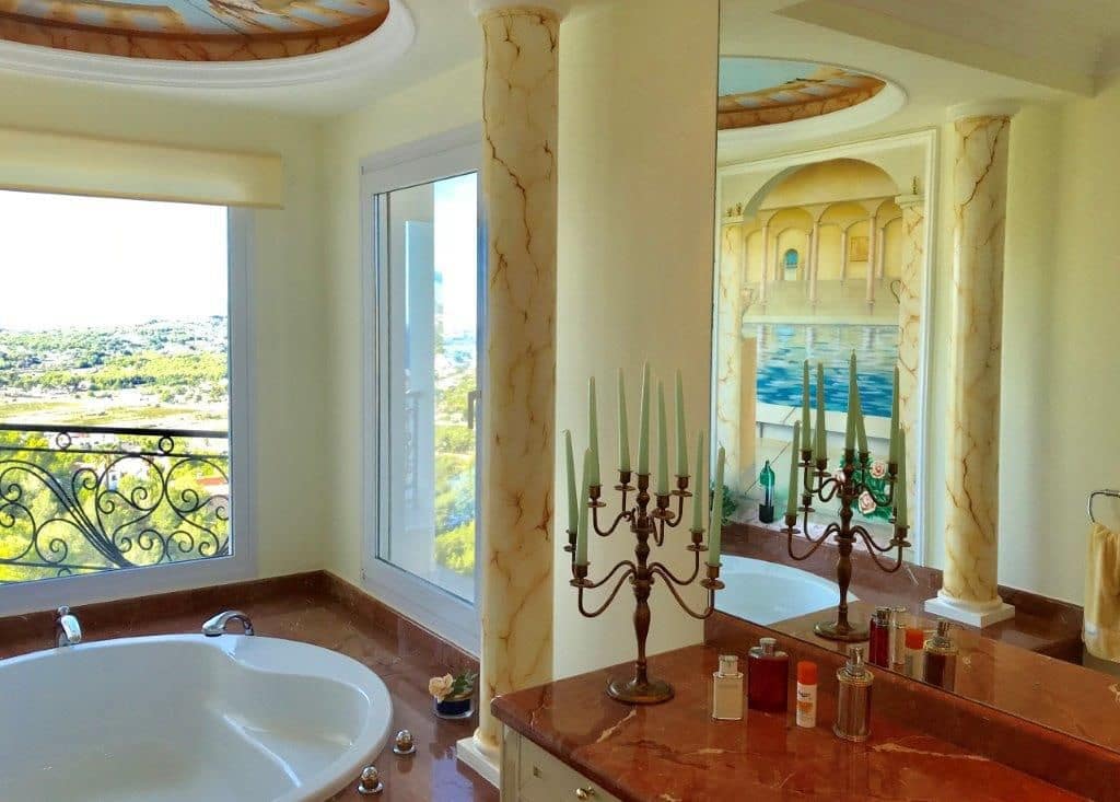 3 bedroom Villa for sale in Moraira with pool garage - € 1,590,000 (Ref: 4205507)