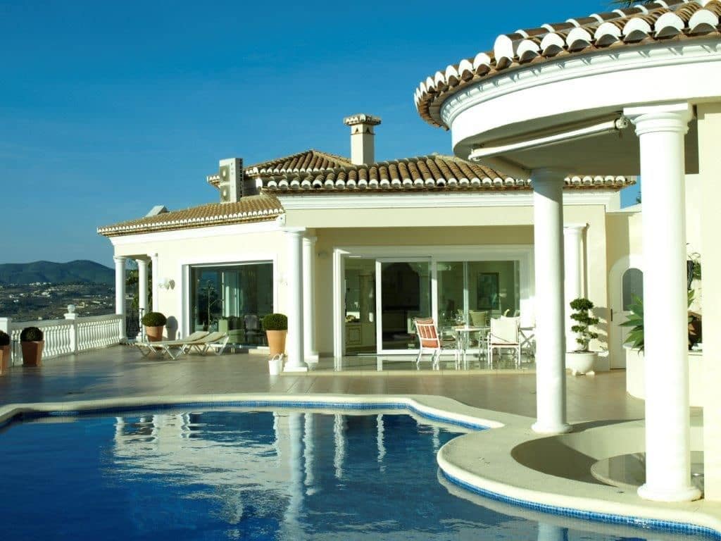 3 bedroom Villa for sale in Moraira with pool garage - € 1,590,000 (Ref: 4205507)